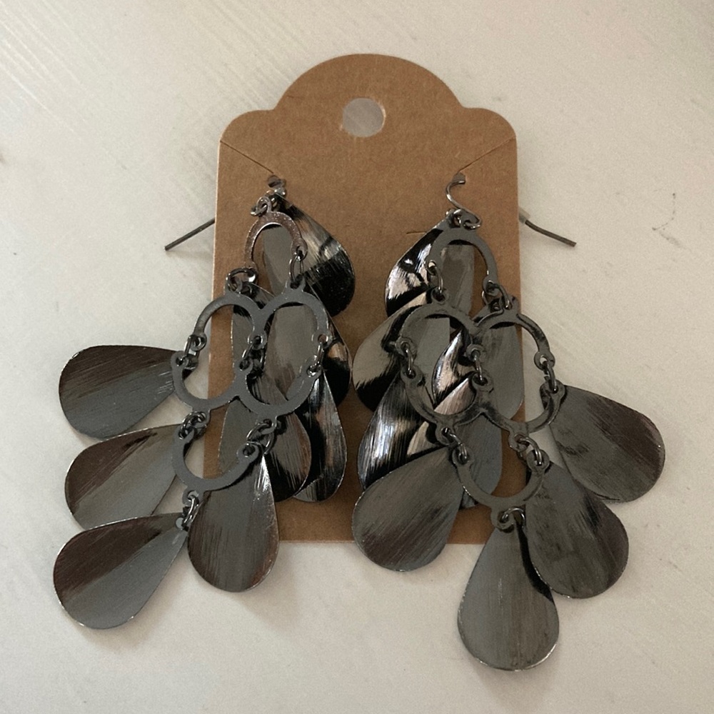 Dangle pierced earrings - Picture 3 of 4